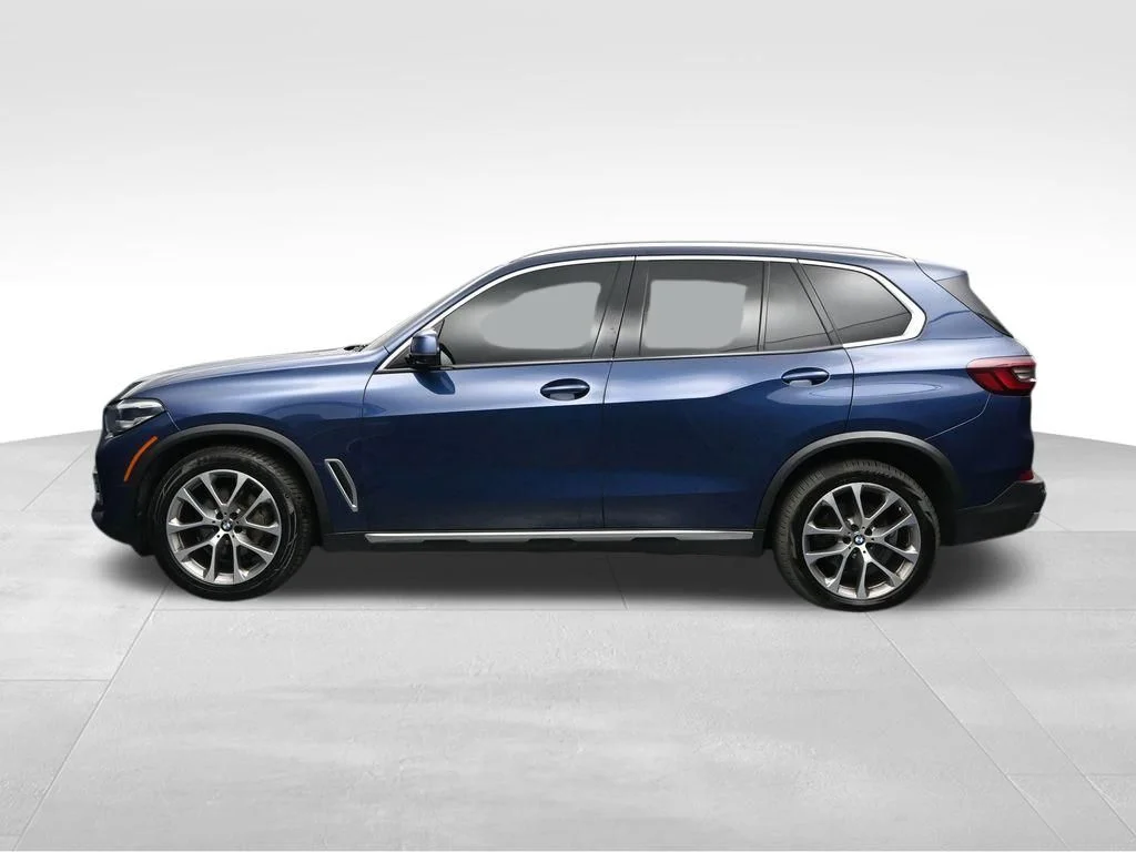 Used 2023 Blue BMW xDrive40i image 2