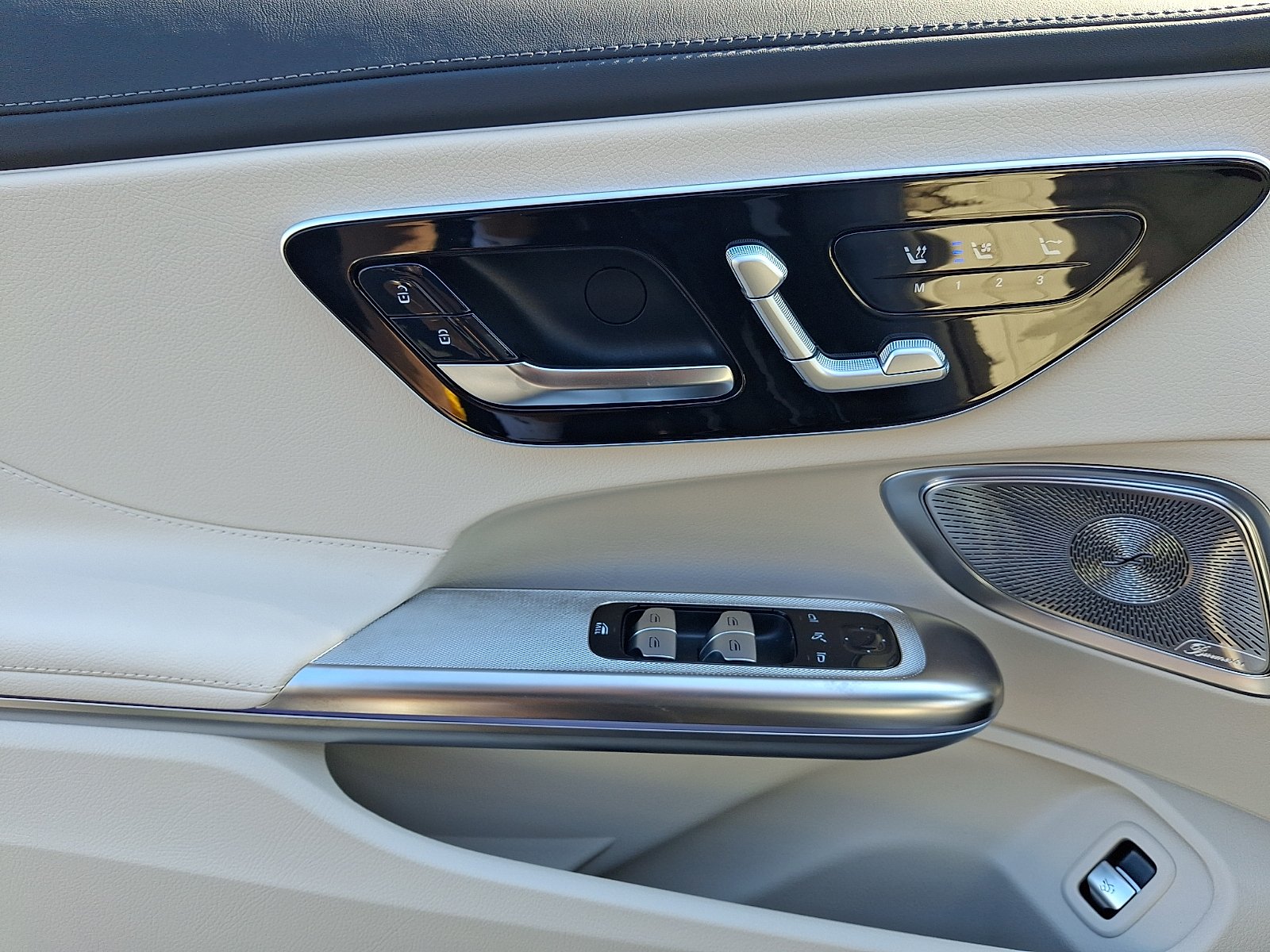 New 2027 Obsidian Black Metallic Mercedes-Benz CLE 450 image 10