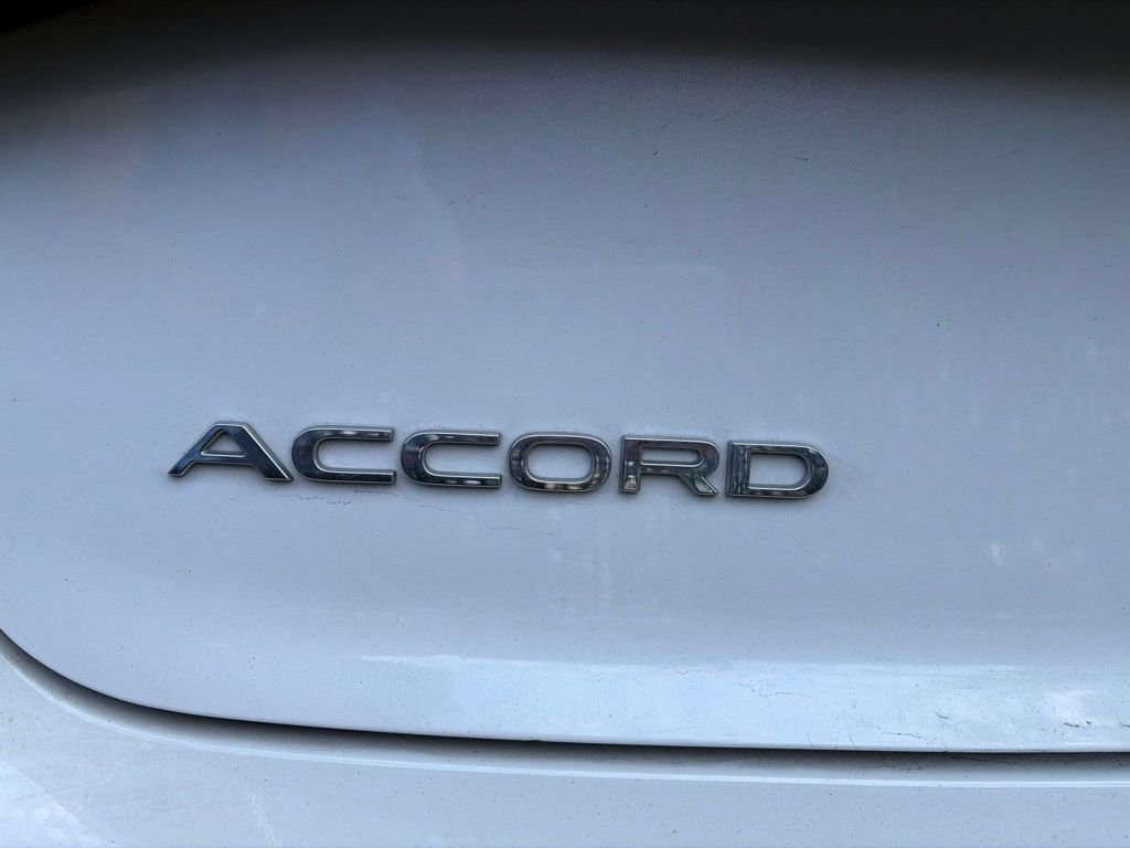 Used 2023 White Honda EX image 18
