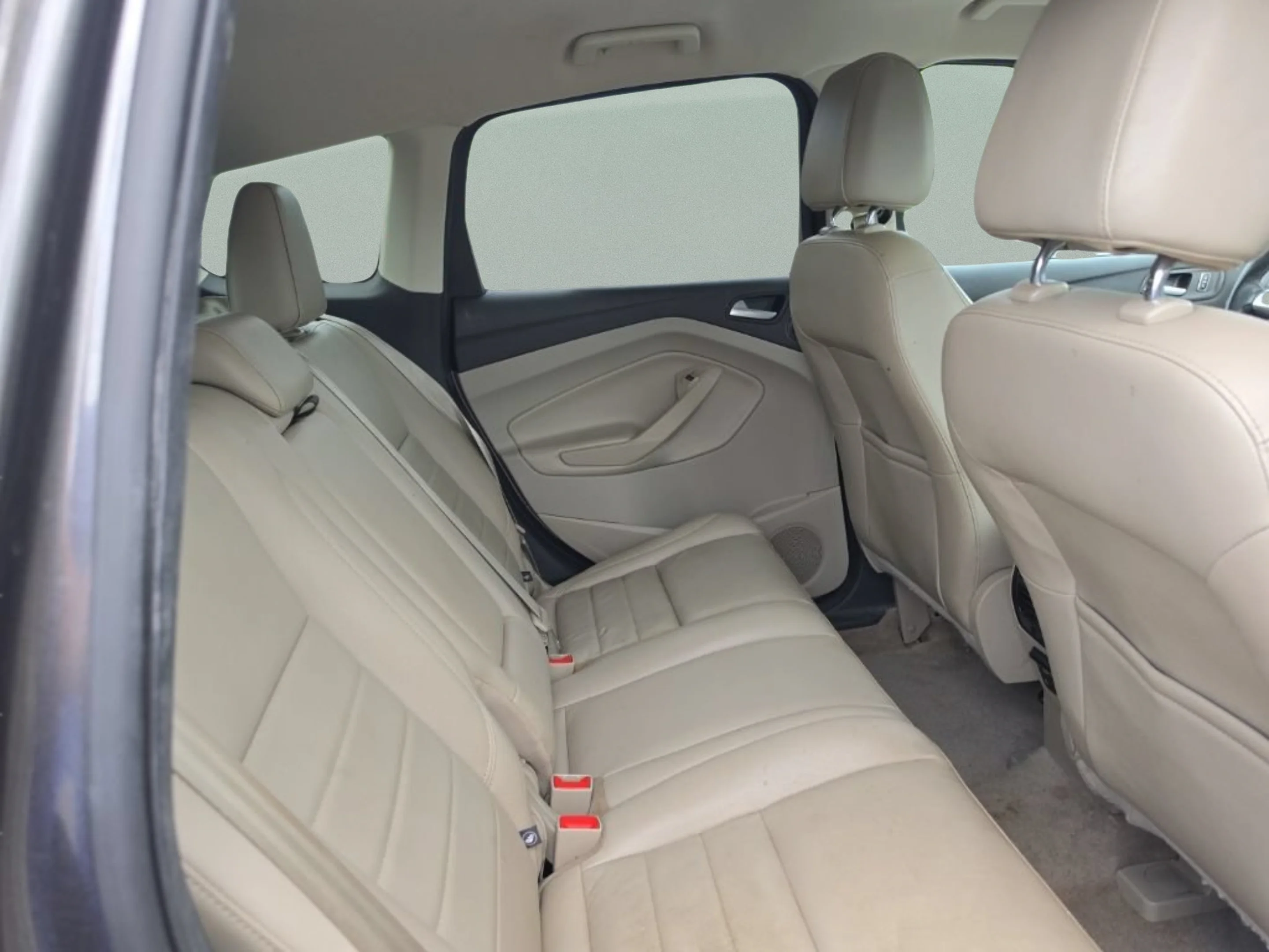 Used 2015 Gray Ford SE image 32