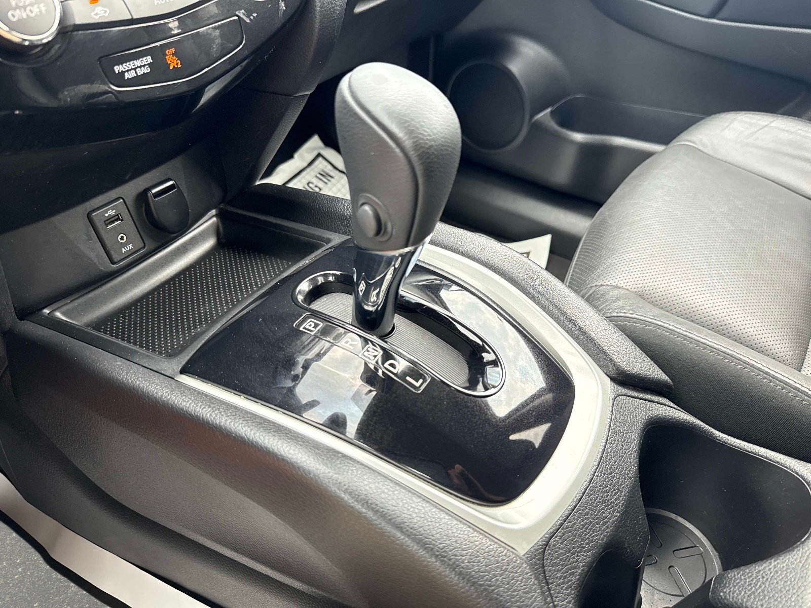Used 2014 Graphite Blue Nissan SL image 25