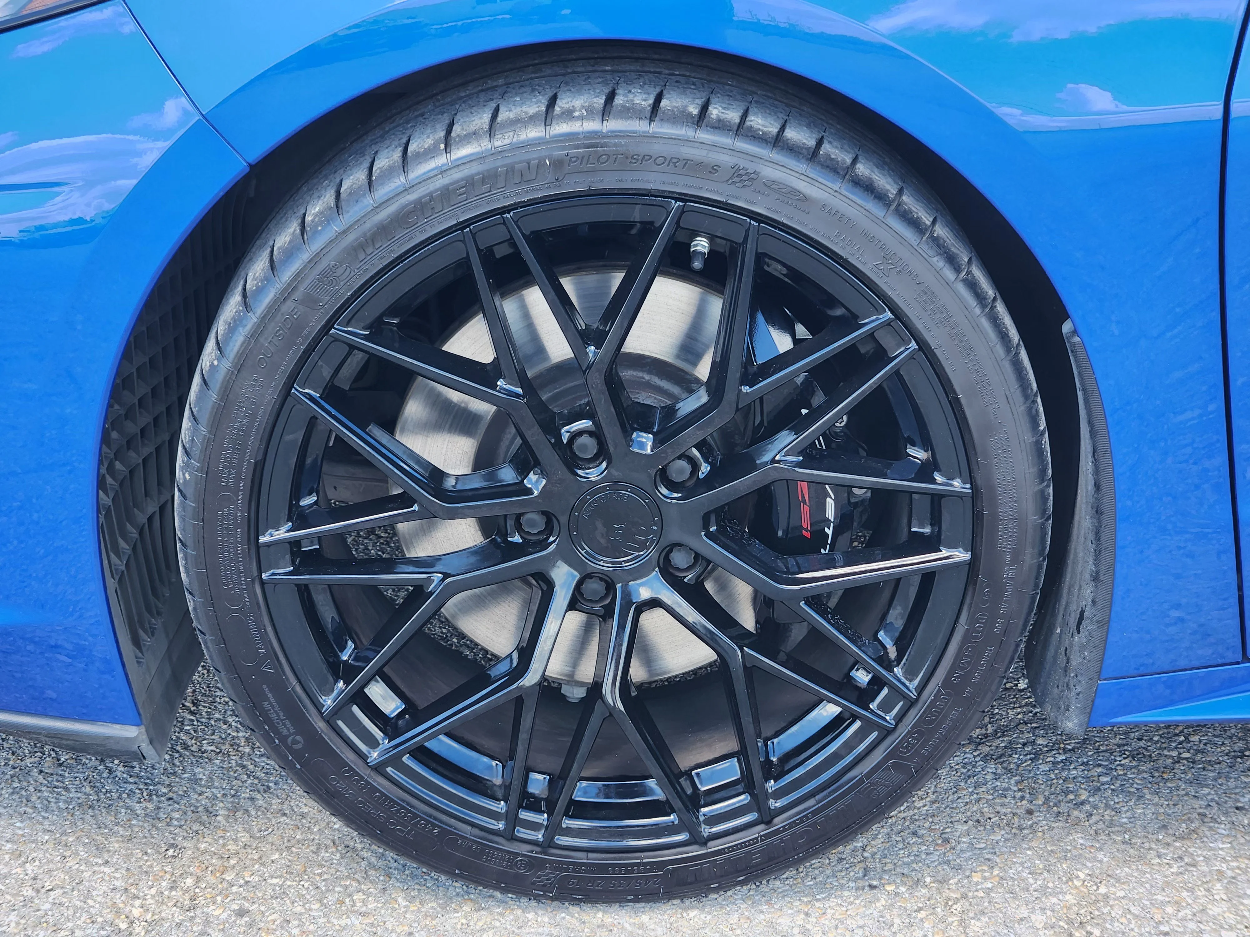 Used 2021 Elkhart Lake Blue Metallic Chevrolet Stingray 2LT image 10