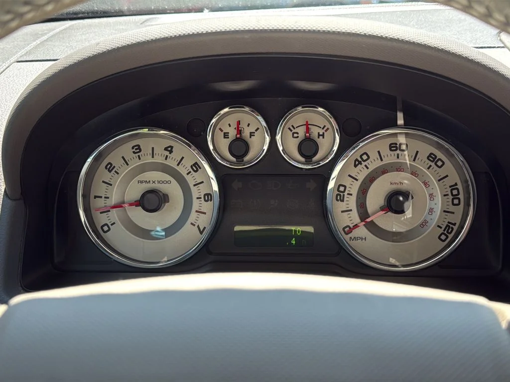 Used 2010  Ford SEL image 29