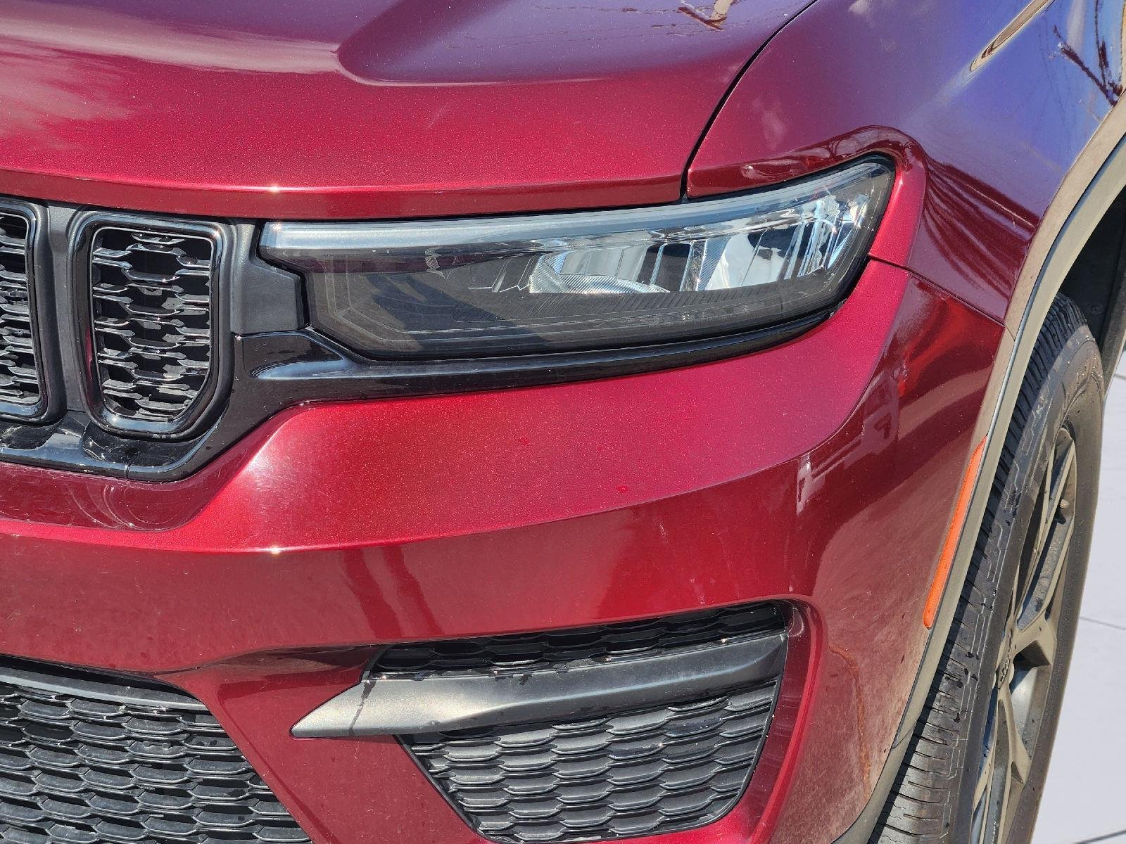 Used 2024 Velvet Red Pearlcoat Jeep Altitude image 9