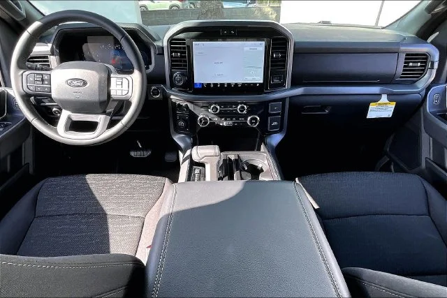 New 2026 Oxford White Ford XLT image 5