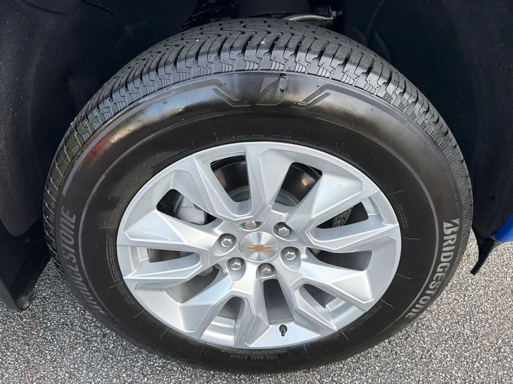 Used 2025 Blue Chevrolet Custom image 12