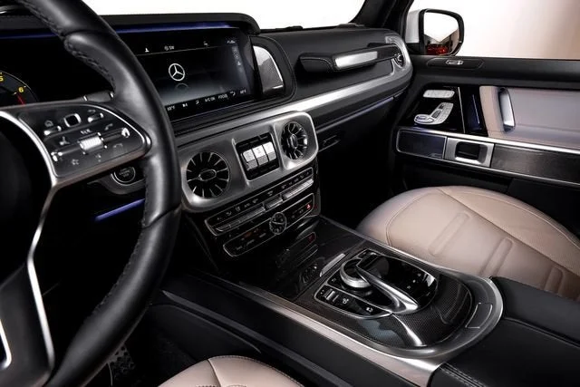 Used 2024 MANUFAKTUR Moonlight White Metallic Mercedes-Benz G 550 image 29