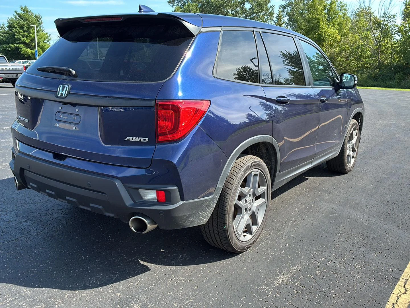 Used 2023 Obsidian Blue Pearl Honda EX-L image 27