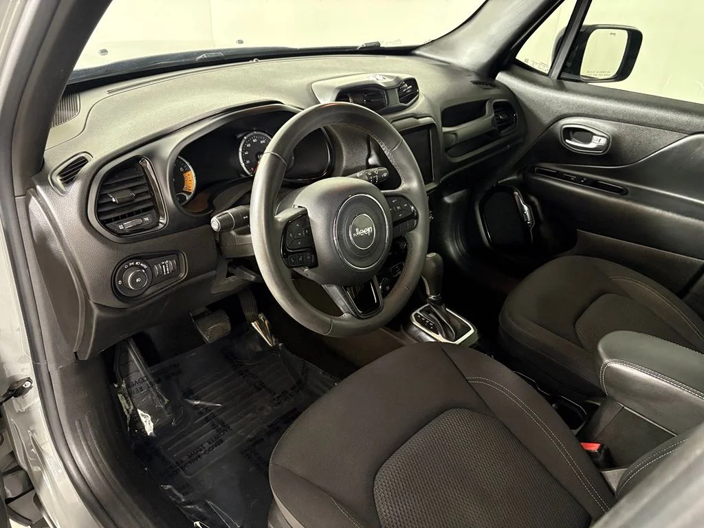 Used 2022 Gray Jeep Altitude image 17