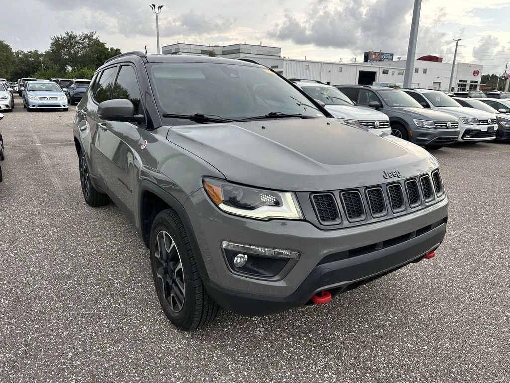 Used 2021 Gray Jeep Trailhawk image 4