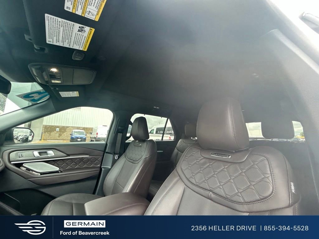 Used 2025 White Metallic Ford Platinum image 17