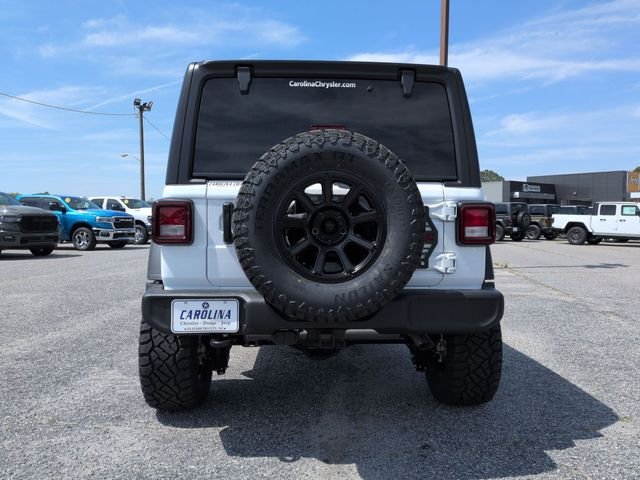 New 2026 Bright White Clear-Coat Exterior Paint Jeep Sport S image 4