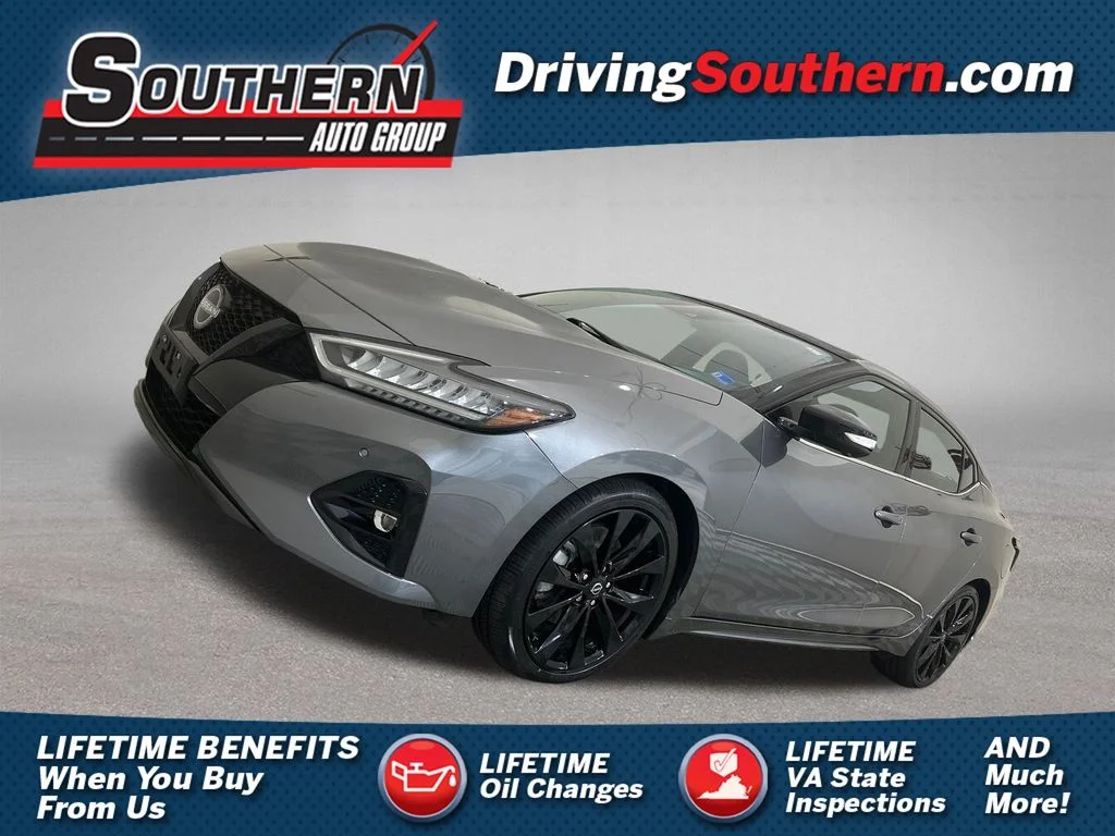 Used 2023 Gray Nissan SR image 1