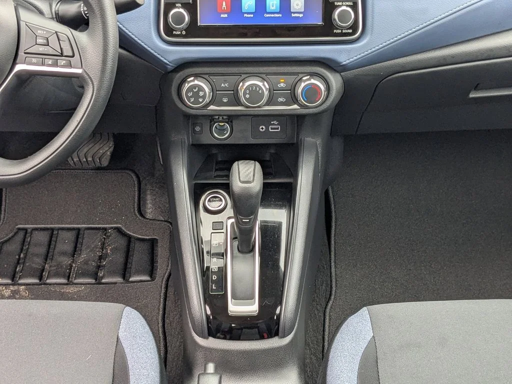 2025 Nissan Versa Sedan SV - Photo 15