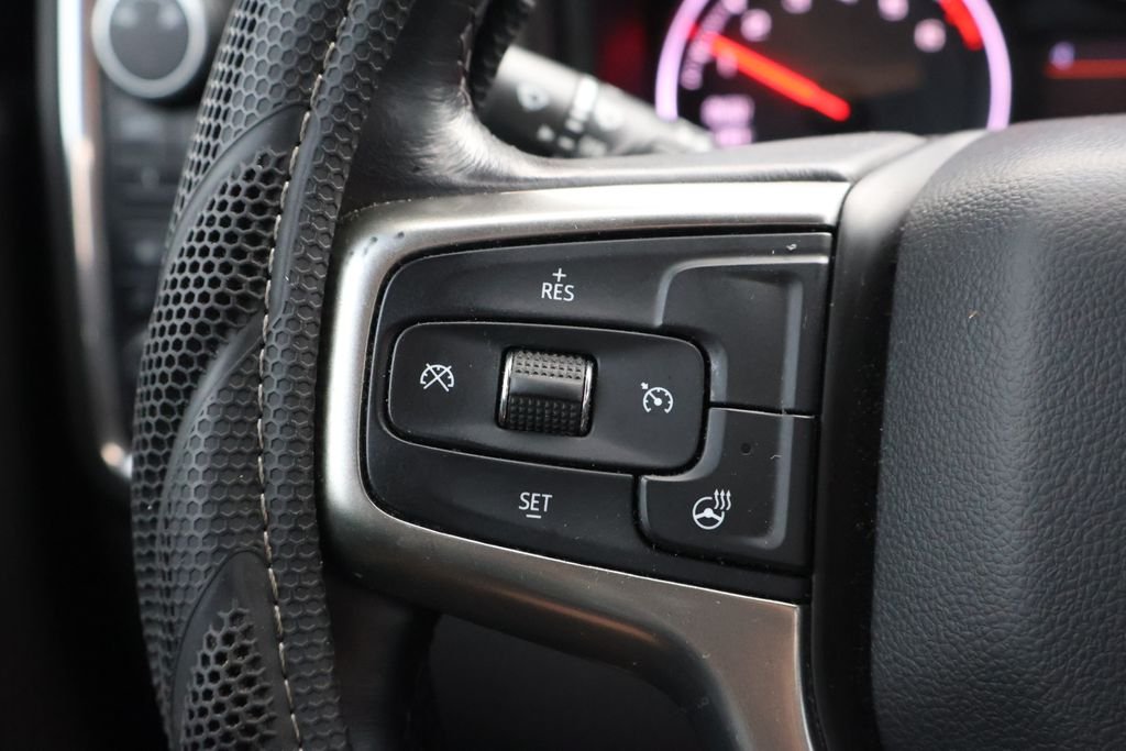 Used 2019 SUMMIT WHITE Chevrolet RST image 21