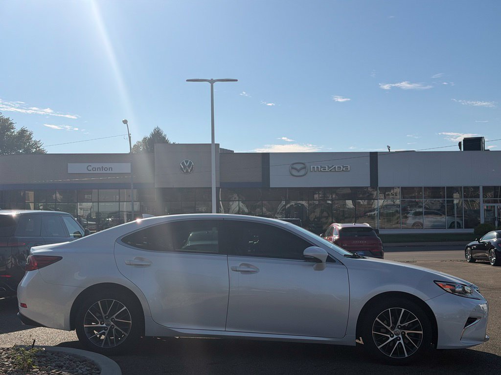 Used 2018 White Lexus 350 image 6
