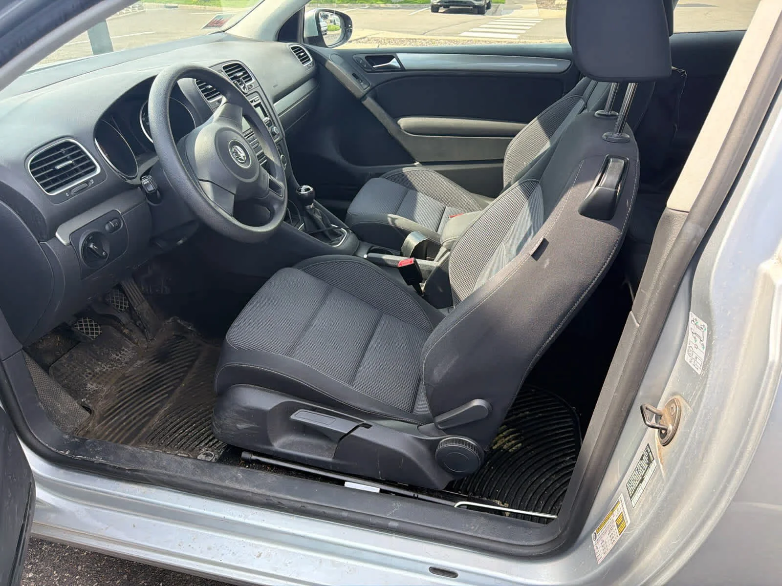 Used 2012 Silver Volkswagen w/Conv image 7