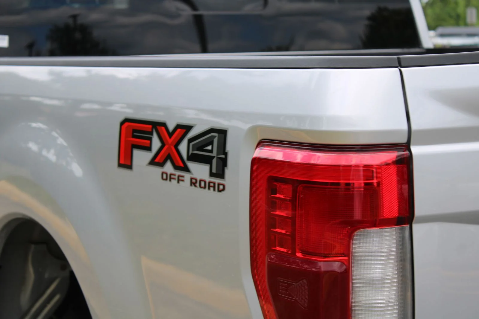 Used 2019 Silver Ford Lariat image 26