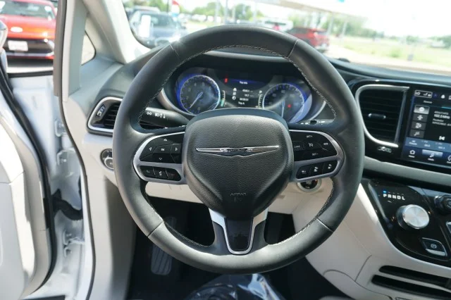 Used 2024 Bright White Clearcoat Chrysler Touring L image 25