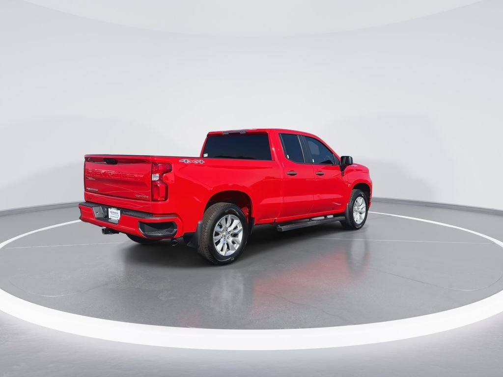 Used 2021 Red Chevrolet Custom image 8