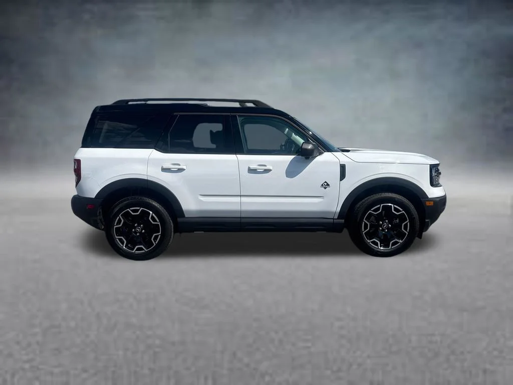 Used 2025 Oxford White Ford Outer Banks image 4