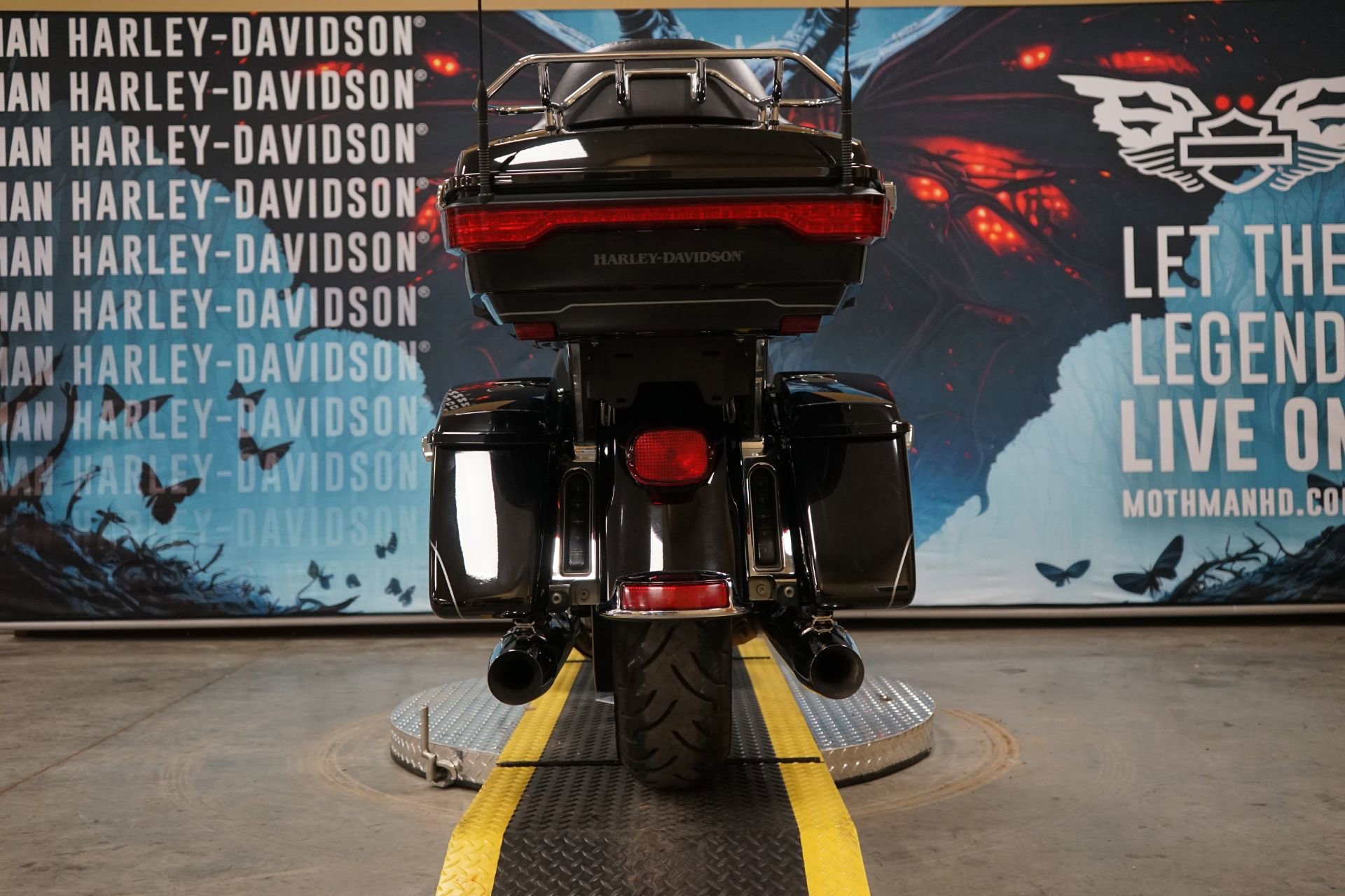Used 2016 Vivid Black Harley-Davidson  image 7