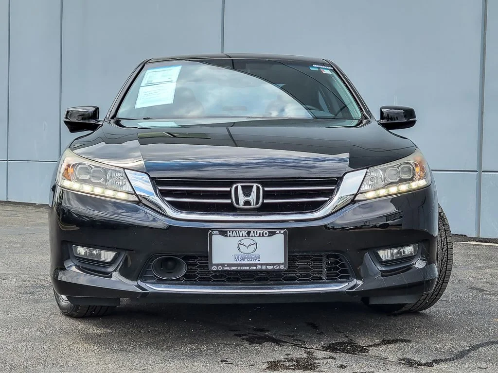 Used 2014 Black Honda Touring image 4