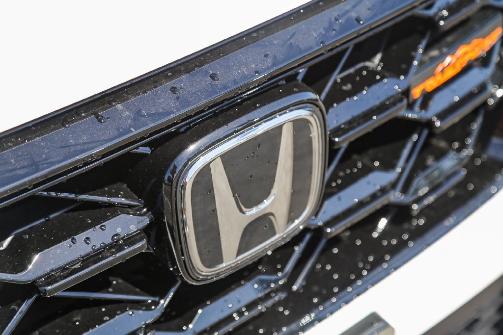New 2027 Platinum White Pearl Honda TrailSport image 12