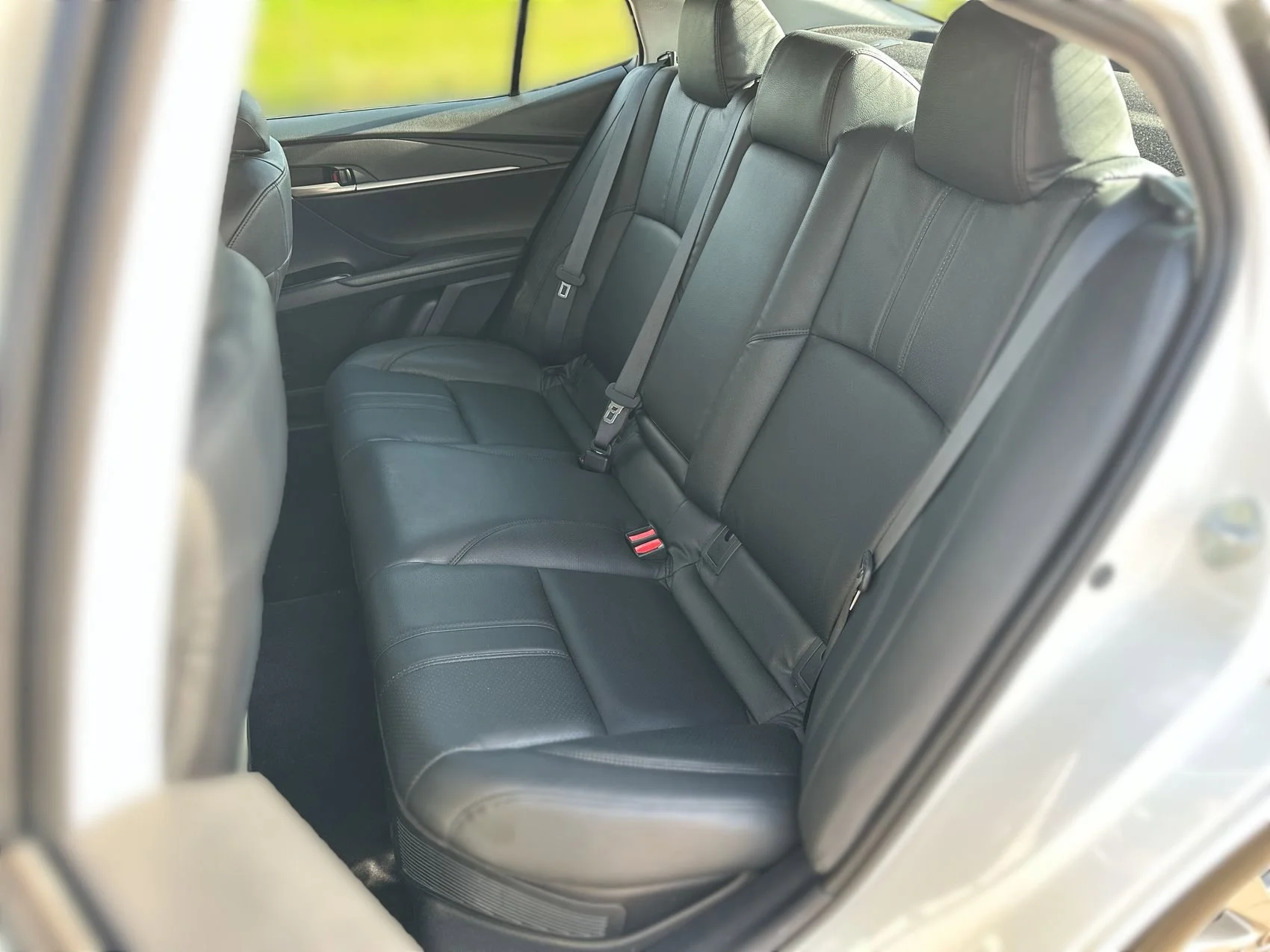 Used 2025 Ice Toyota LE image 23