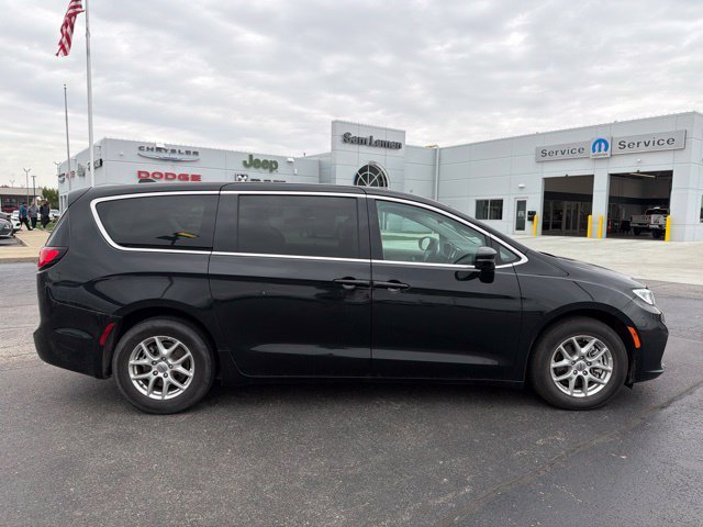 Used 2024 Black Chrysler Touring L image 2