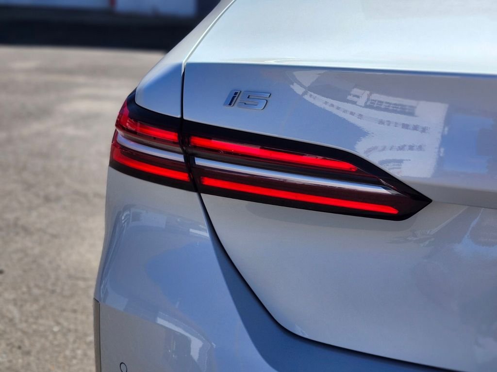 2026 BMW i5 40 - Photo 9