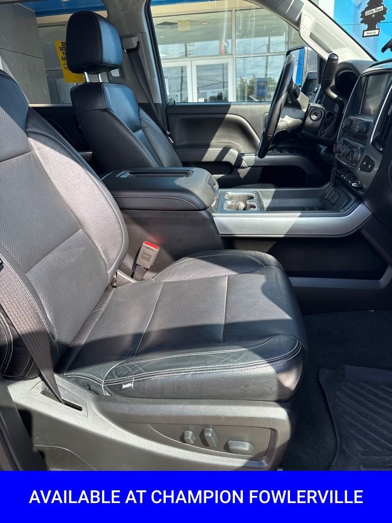 Used 2018  Chevrolet LT image 23