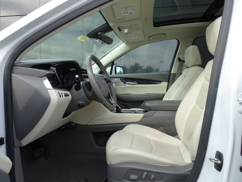 Used 2021 White Cadillac Premium Luxury image 6