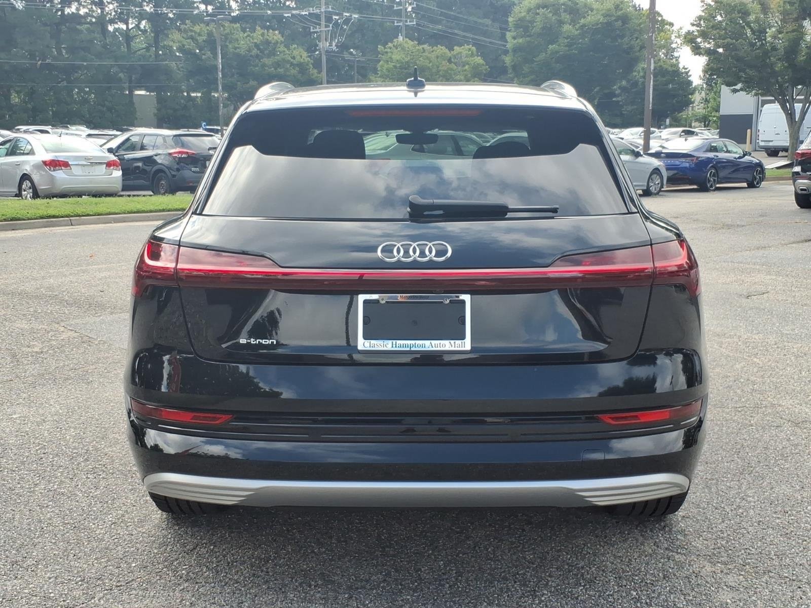 Used 2019 Mythos Black Metallic Audi Premium Plus image 9
