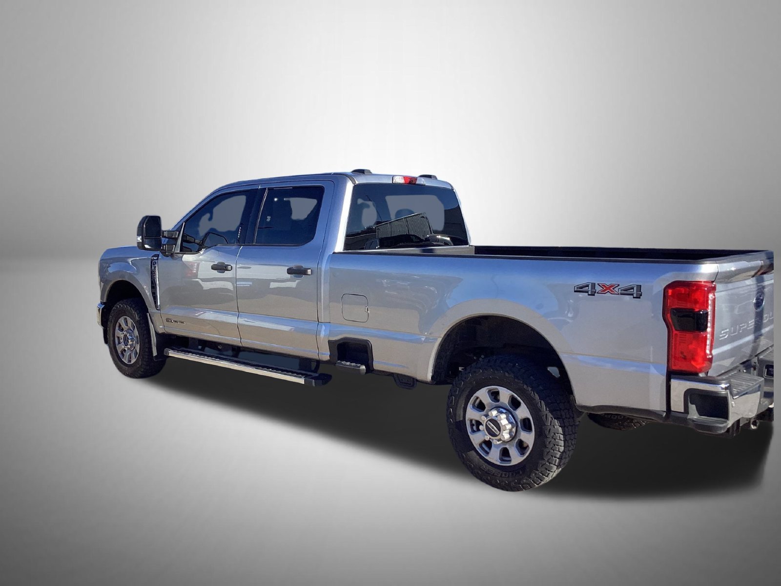 Used 2024 Silver Ford XLT image 2