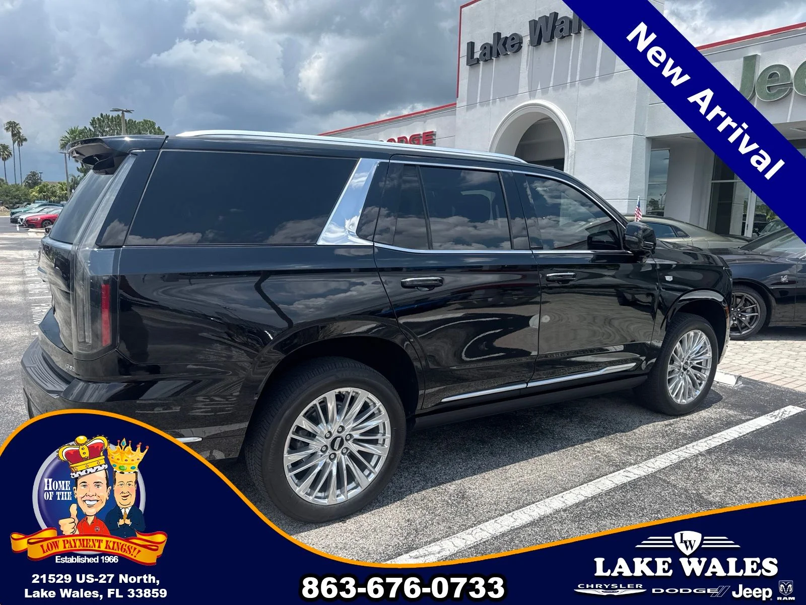 Used 2025 Black Cadillac Premium Luxury image 4