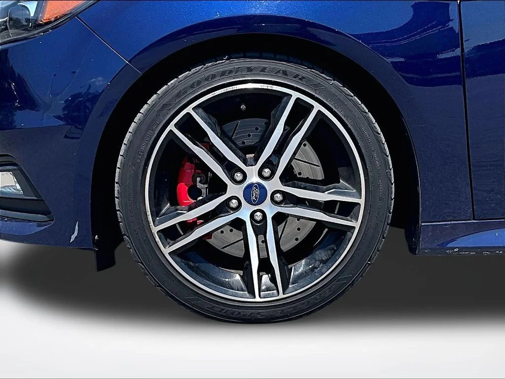 Used 2016 Blue Ford ST image 8