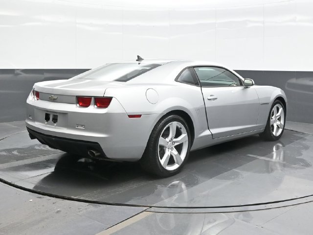 Used 2011 Silver Chevrolet 1LS image 9