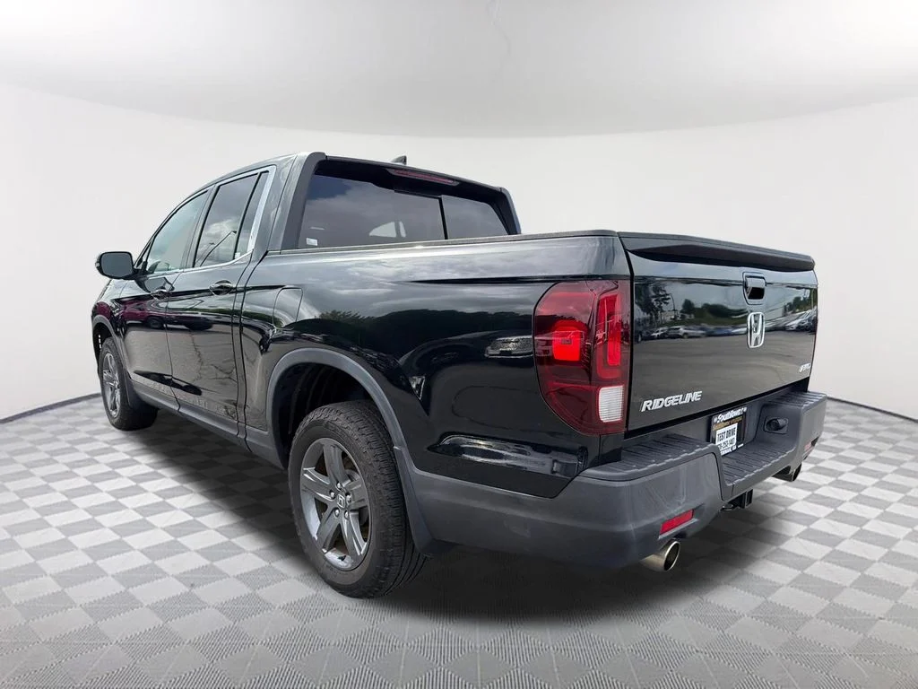 Used 2023 Black Honda RTL image 7