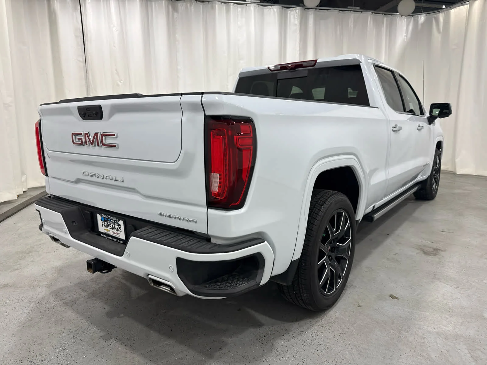 Used 2026 Glacier White Tricoat GMC Denali image 5