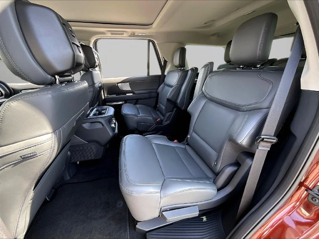 New 2027 Bronze Fire Metallic Tinted Clearcoat Ford Active image 33