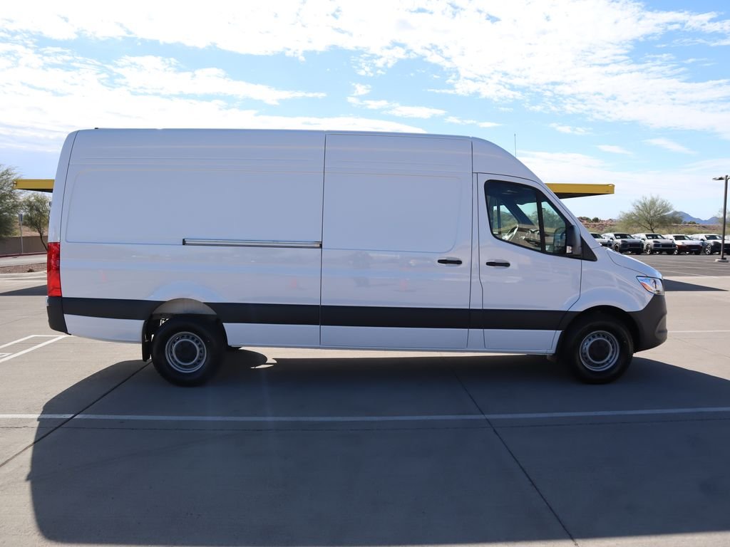 Used 2025 Arctic White Mercedes-Benz Cargo 170 WB image 4