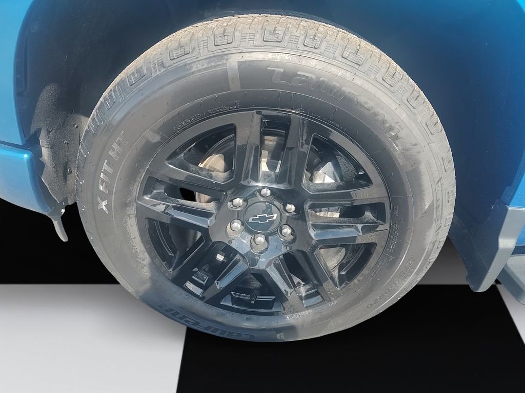 Used 2023 Blue Chevrolet Custom image 14