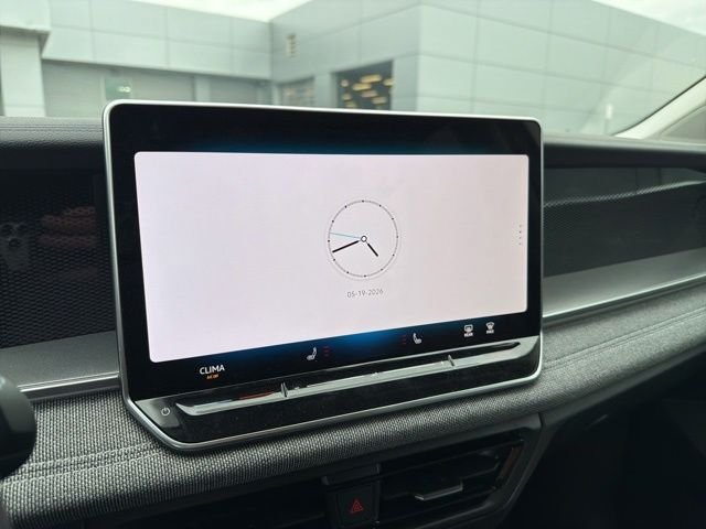 Used 2025 White/off-white Volkswagen 2.0T S image 5