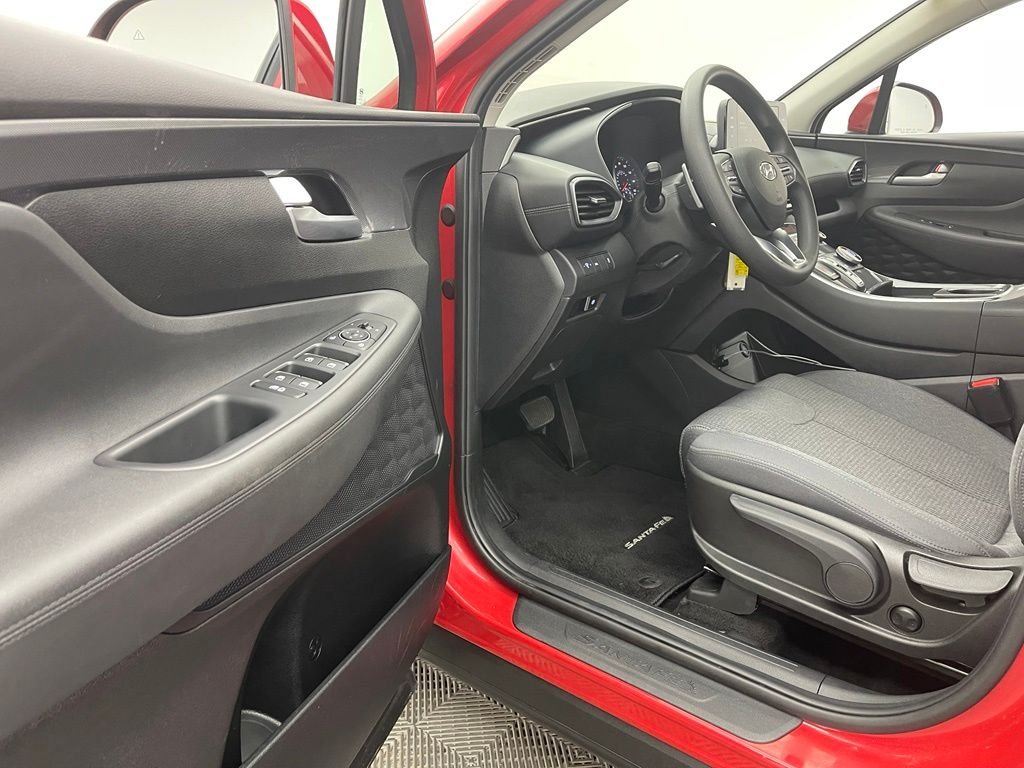 Used 2023 Calypso Red Hyundai SE image 13