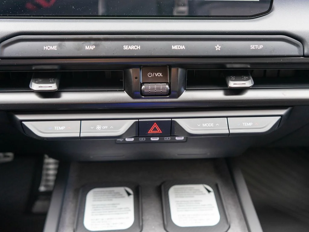 New 2027 Glacial White Pearl Kia X-LINE SX image 31
