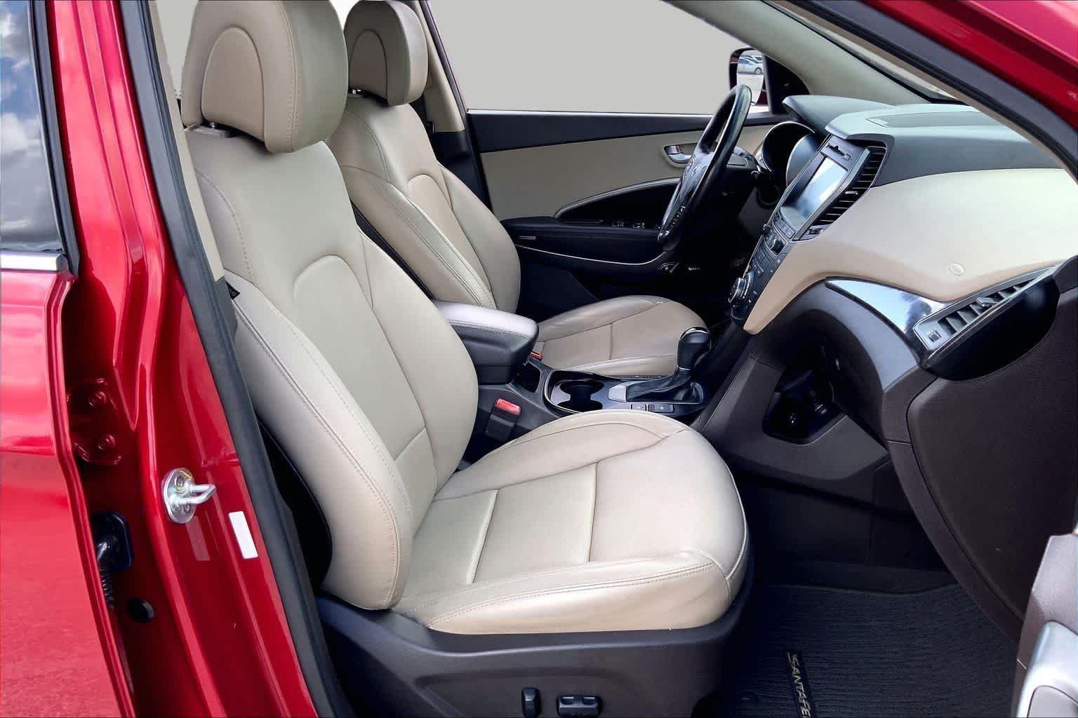Used 2017 Serrano Red Hyundai 2.4L image 9
