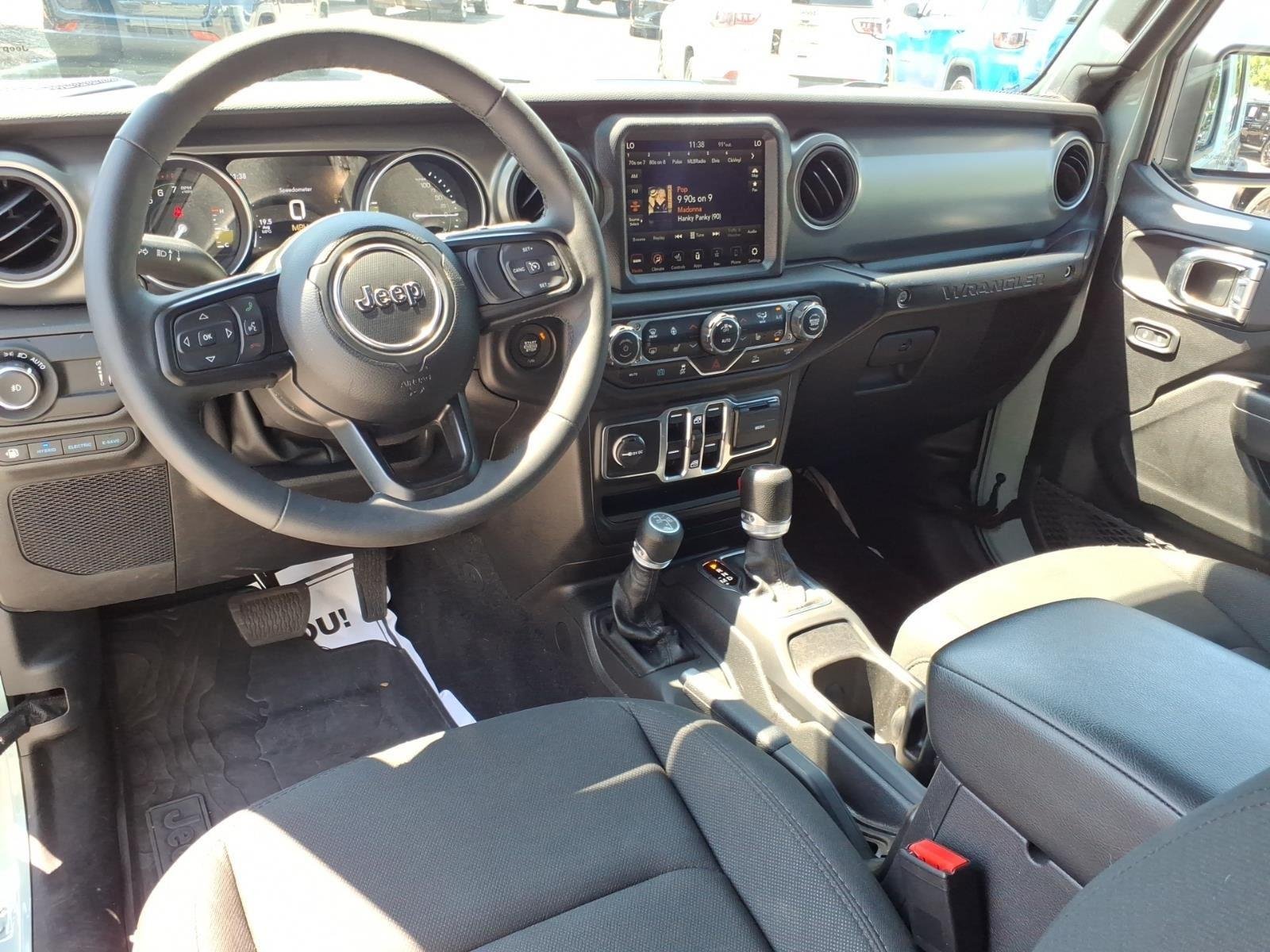 Used 2023 Earl Clearcoat Jeep Willys *One Touch Top* image 22