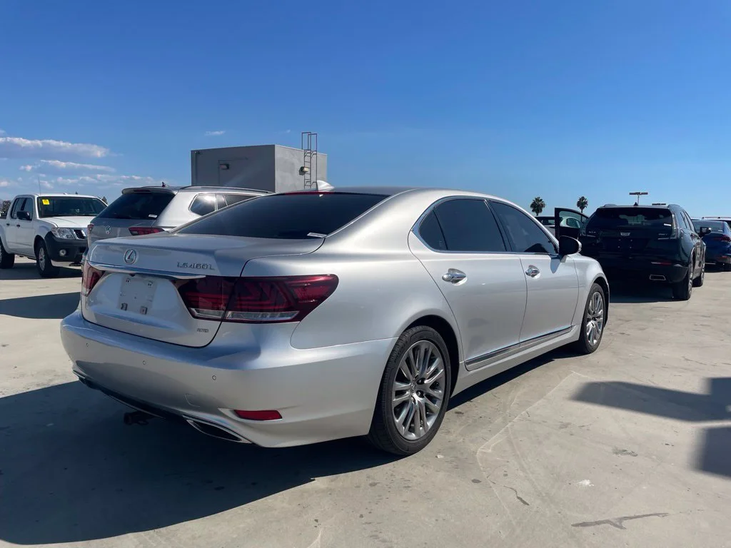 Used 2015 Liquid Platinum Lexus 460 L image 2