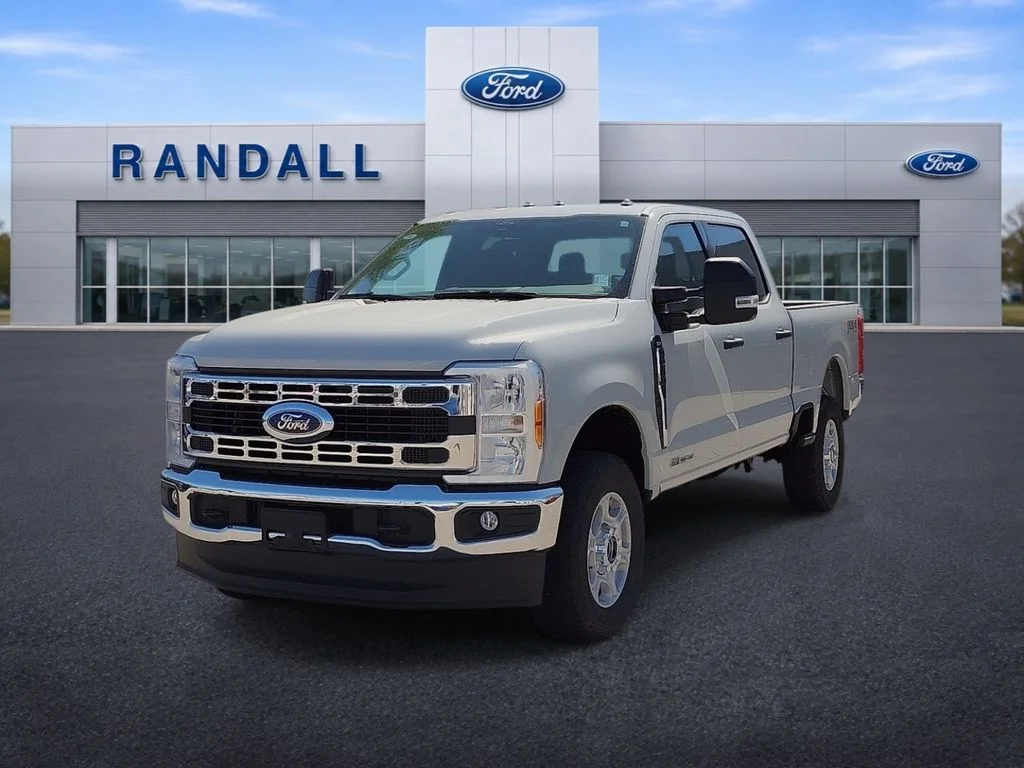 New 2026 Avalanche Ford F-250® XLT image 2